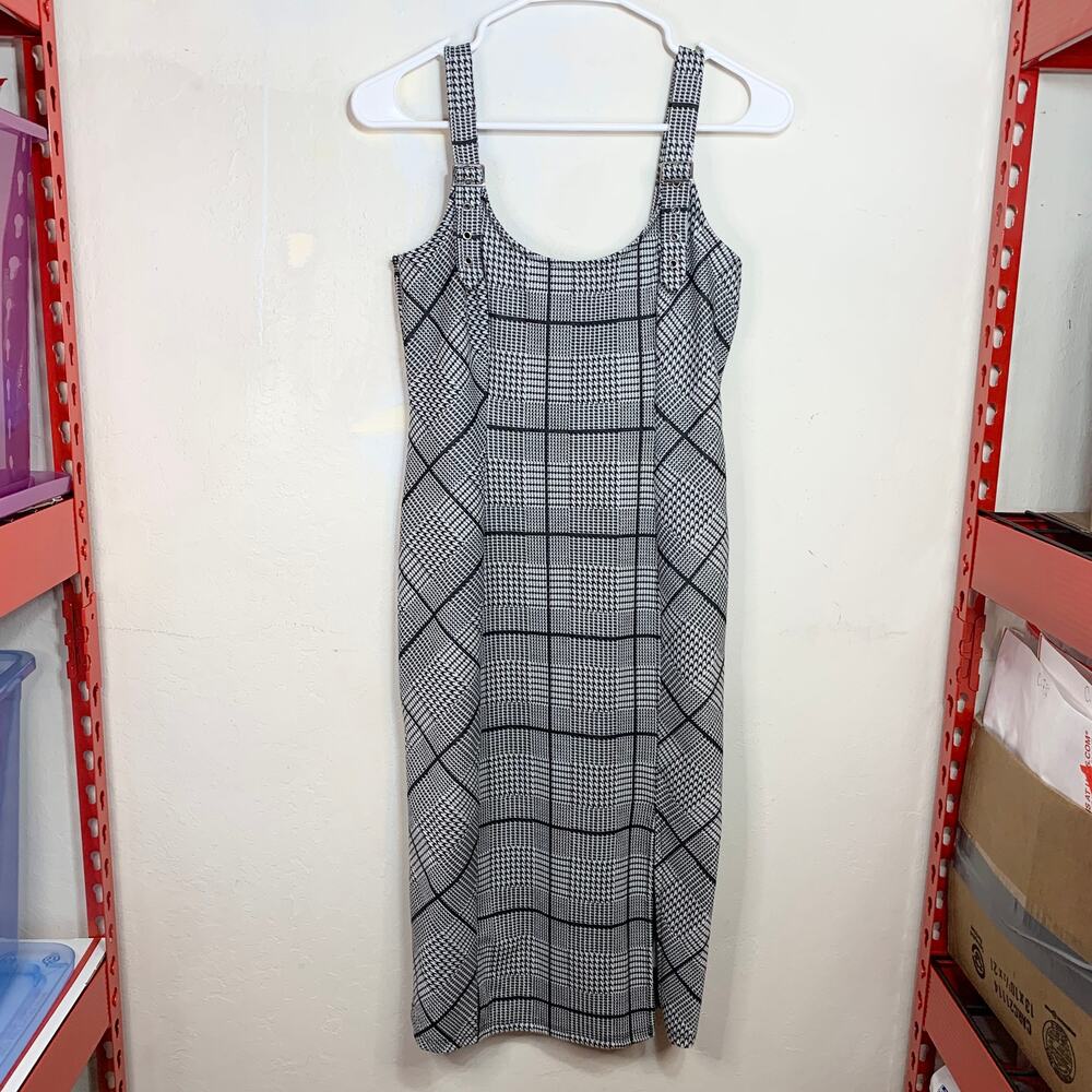 AUW Women Cut Sleeveless Black-White Plaid Dress Size M